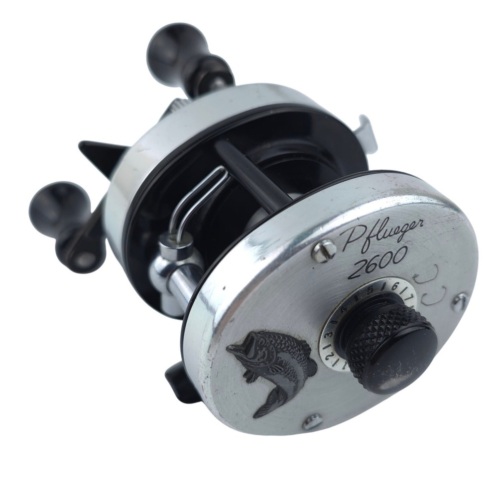 Pflueger 2600 DB Fishing Reel‎ Vintage Baitcasting Made in USA
